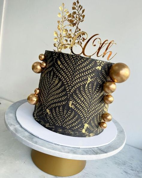 Apple Cake Pops, Sweet Birthday Cake, Black And Gold Cake, Pearl Cake, 60th Birthday Cakes, Bakery Ideas, Chocolate Cake Decoration, Birthday Party Theme Decorations, Sweet Birthday