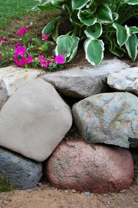 Garden project: Dry-stack stone wall – Garden Drama Landscape Rock Wall Ideas, Rock Stacking Garden, Stone Wall Garden, Rock Wall Gardens, Building A Stone Wall, Driveway Edging, Garden Wall Plaque, Stone Walls Garden, Dry Stack Stone