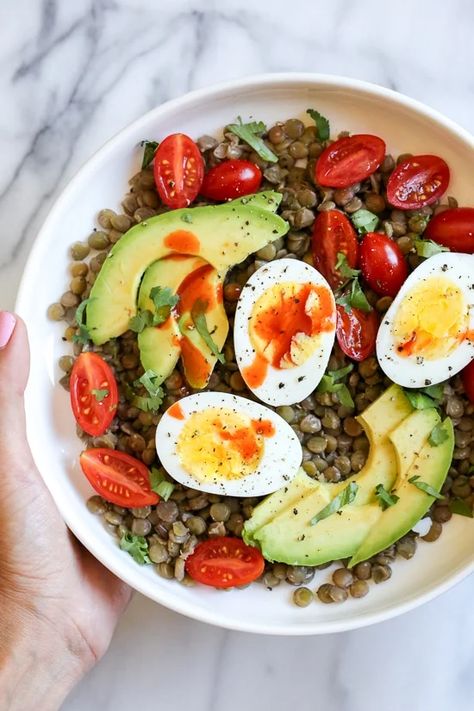 Lentil Bowls, Meatless Lunch, Cooked Lentils, Avocado Eggs, Avocado Bowl, Cauliflower Dishes, Healthy Breakfast Bowls, Clean Eating Dinner, Vegetarian Dinners