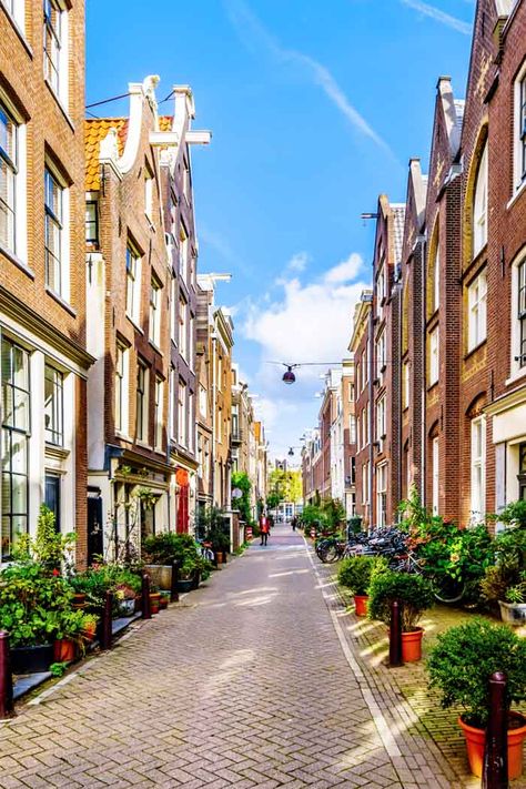 15 Beautiful Streets in Amsterdam That You Can't Miss » Maps 'N Bags Places In Usa, Night Beautiful, World Most Beautiful Place, Best Vacation Destinations, Netherlands Travel, Beautiful Cities, Amsterdam Travel, Amsterdam City, Beautiful Streets