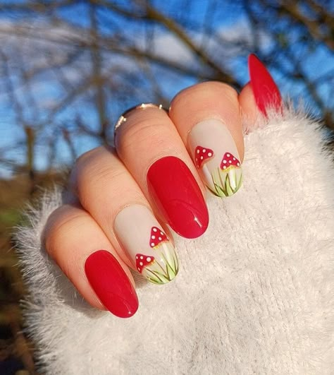 Toadstool Nails, Nails Mushroom, Greece Nails, Cottagecore Nails, Mushroom Nails, Mushroom Dress, Nails Press Ons, Press Nails, Unghie Nail Art