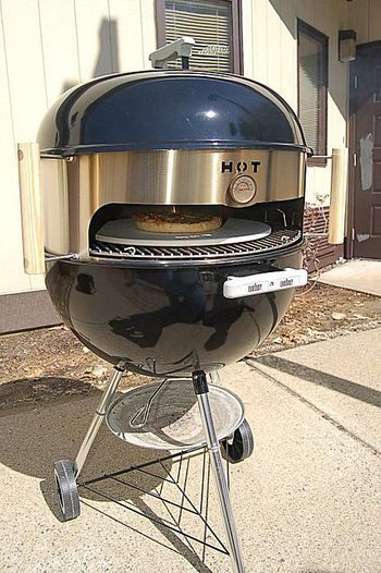 The iconic Weber Kettle charcoal grill has a loyal following and hundreds of accessories to make it better and more versatile. These are the best. Weber Grill Table, Home Pizza Oven, Weber Charcoal Grill, Best Gas Grills, Weber Grills, Pizza Oven Kits, Weber Kettle, Best Charcoal Grill, Bbq King