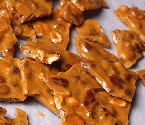 This homemade brittle recipe is as easy as pie, made with pure maple syrup (no corn syrup!) toasted pecans, butter, and brown sugar. It’s all-natural and fabulously light, crisp, and delicious. Quick Party Desserts, Christmas Flavors, Pecan Brittle, Hot Fudge Cake, Easy Party Desserts, Peanut Brittle Recipe, Hot Chocolate Fudge, Making Candy, Brittle Recipes