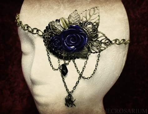 blue rose chain eye patch Pirate Eye Patches, Kei Visual, Accessory Inspo, Headpiece Jewelry, Concept Clothing, Patches Fashion, Eye Patch, Pirate Costume, Blue Pin