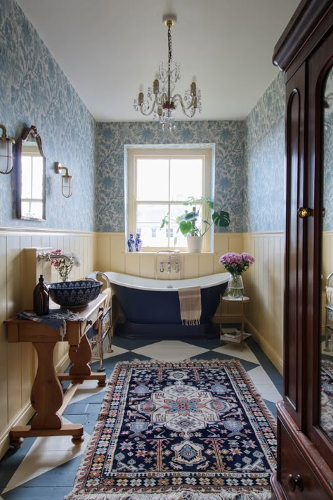 Regency Interior, Georgian Interiors, Wall Panelling, House Inspo, Bathroom Inspiration, House Inspiration, Bathroom Interior, Wall Paneling, Bathrooms Remodel