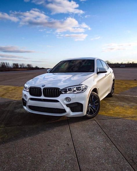 BMW F86 X6M white Bmw X4 White, Bmw X6 M50i, Bmw X6m, Luxury Car Brands, Bmw X4, Car Pics, Bmw X6, Beautiful Cars, Cars And Motorcycles