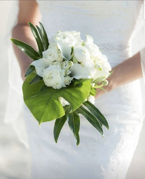 Simple Bridesmaid Bouquets Hydrangeas, Tropical Bridesmaid Bouquet Simple, Small Tropical Bridal Bouquet, Simple Beach Wedding Bouquet, Tropical White Bouquet, Small Tropical Bouquet, Simple Tropical Bouquet, Tropical Bridesmaid Bouquet, Hawaii Bouquet