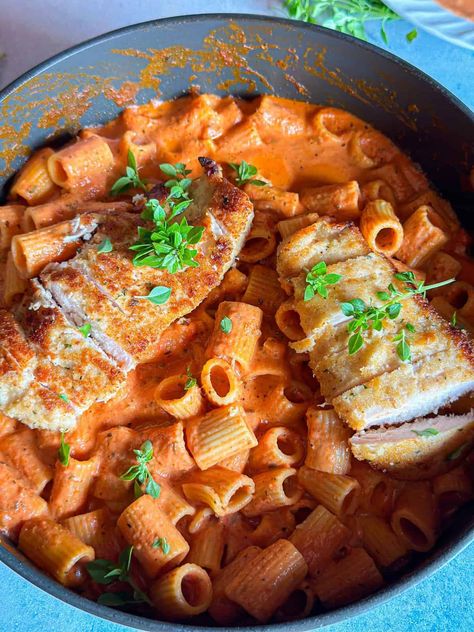 Pasta With Pink Sauce, Rigatoni Pasta Recipes, Pink Sauce Pasta, Pink Pasta, Amazing Pasta, Italian Pasta Sauce, Pink Sauce, Rigatoni Pasta, Chicken Pasta Bake