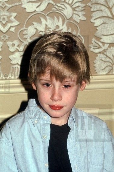 Macaulay Culkin 90s, Gfx Roblox Background, Macaulay Culkin, Home Alone, Kind Heart, Just For Fun, Nice To Meet, Avatar, That Look