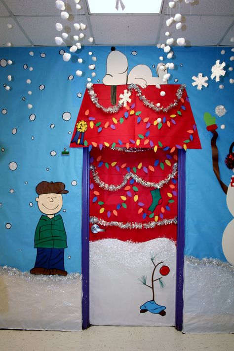 Classroom Christmas Decorations Ideas Winter Classroom Door, Christmas Door Ideas, Diy Christmas Door Decorations, Door Decorations Classroom Christmas, Christmas Door Decorating, Holiday Door Decorations, Classroom Door Decorations, Classroom Christmas Decorations, Christmas Doors