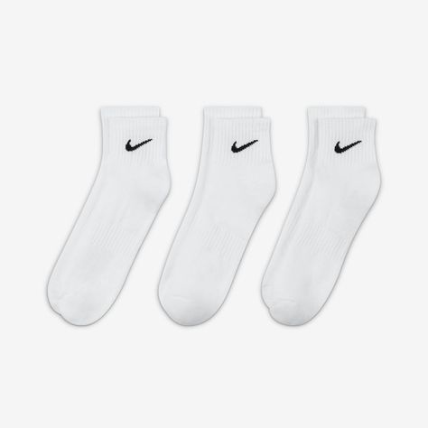 Nike Ankle Socks, White Nike Socks, Dri Fit Socks, Nike Socks, Nike Store, Sporty Look, Ankle Socks, Nike Dunk, White Nikes