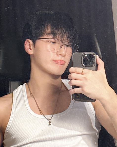 Sans Cute, Choi San, Woo Young, Kim Hongjoong, Kpop Guys, Boyfriend Pictures, K Idols, Instagram Update, Namaste