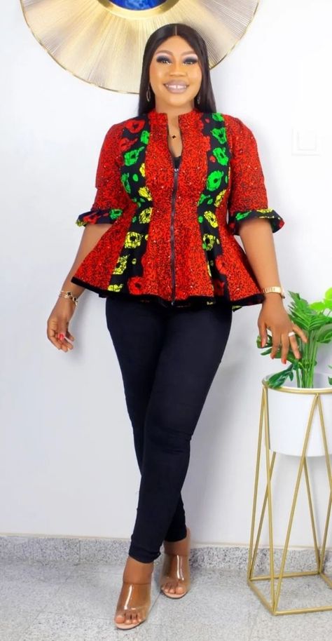 Ankara Tops Blouses, African Dress Patterns, Ankara Top Styles, Ankara Blouse, Breastfeeding Fashion, Stylish Naija, Ankara Tops, African Tops, African Print Tops