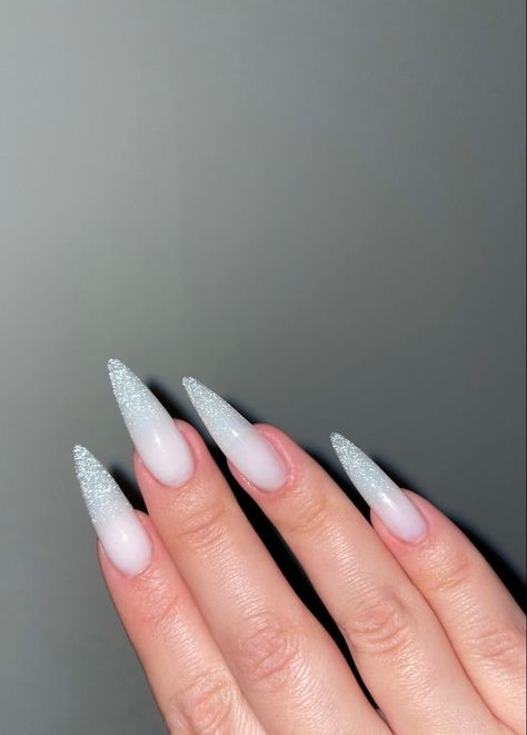 Glitter White Tip Nails, Stiletto Nails Idea, Long White Stiletto Nails, White Nails Stiletto, Stiletto Glitter Nails, Nail Ideas Stiletto, Stiletto Nails White, Stiletto Nails Ideas, Glitter Stiletto Nails