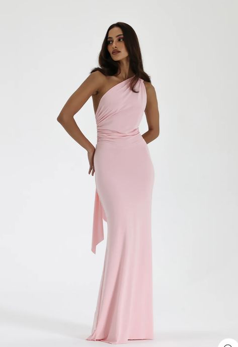 Classy Wedding Guest Dresses, Simple Evening Dress, Pastel Pink Dress, Vip Dress, Semi Dresses, In Aesthetic, Prom Dress Inspiration, Classy Wedding, Feminine Silhouette