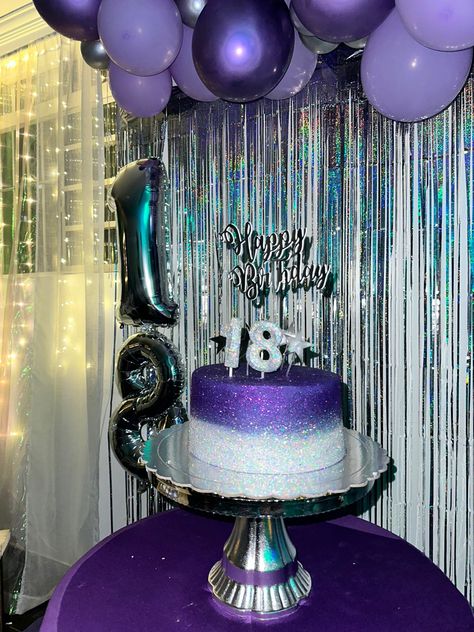 Euphoria Cake, Bolo Euphoria, Twelfth Birthday, Purple Birthday Party, Fifteenth Birthday, 18th Birthday Decorations, Disco Birthday Party, Birthday Shots, Purple Birthday