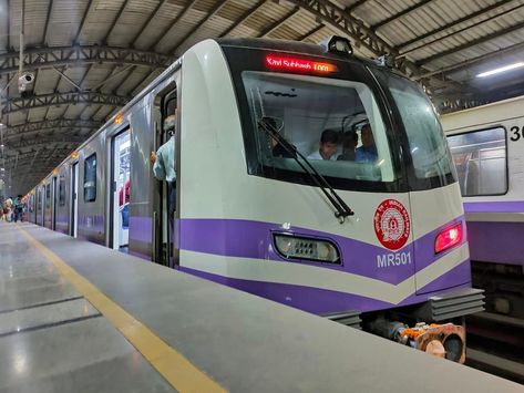 Chinese CRRC train launched in Kolkata Metro The first eight-car train model MR-501 began to operate in the city of India on line 1 with a gauge of 1676 mm. It was built at the CRRC plant in Dalyan, some of the equipment was produced at the Toshiba plant in Kolkata. Compared to the current fleet of trains from Indian ICF, BHEL and NGEF, the car has an 8.5% increase in passenger capacity (2738 people) and wider (100 mm) doors. A fleet of 14 trains was ordered back in 2015, deliveries were plan Kolkata Metro Photography, Kolkata Metro, Metro Photography, Train Model, What's App, Jessica Chastain, What's App Status, Kolkata, Passenger