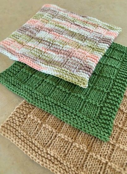 Bars and Stripes Knitted Dishcloth Pattern | KweenBee.com Knitted Dishcloth Patterns, Knitted Dishcloth Patterns Free, Knit Dishcloth Pattern, Knitted Washcloth Patterns, Knitted Dishcloths, Dishcloth Patterns Free, Cloth Patterns, Knitted Washcloths, Beginner Knitting Pattern