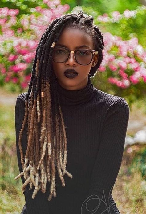 Black Hair Growth, Hair Growth Secrets, Beautiful Dreadlocks, Faux Locs Hairstyles, Pelo Afro, Dreadlock Hairstyles, African Braids Hairstyles, Wearing Glasses, African Braids