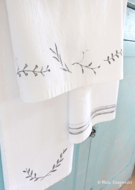 Embroidery Hand Towels, Flour Sack Towels Crafts, Diy Flour, Tea Towels Diy, Diy Dish, Diy Towels, Flour Sack Dish Towels, Ideas Embroidery, Flour Sack Kitchen Towels