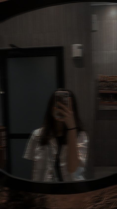 Desi Asethetic Snap, Asethetic Dpz Instagram, Aesthetic Dp Ideas, Girls Attitude Dp, Stylish Dp For Girls, Anime Dpz, Dp Aesthetic, Aesthetic Blurry Mirror Selfie, Aesthetic Dpz