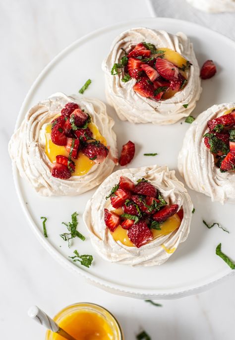 Mini Pavlovas with Lemon Curd Pumpkin Carrot Soup, Lemon Curd Pavlova, Mini Pavlovas, Mini Meringues, Recipe Using Sourdough Starter, Macerated Strawberries, Mini Pavlova, Pavlova Recipe, Curd Recipe