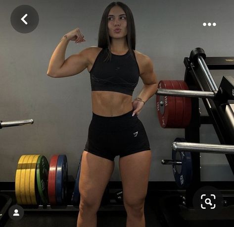 Women Toned Bodies, 130 Lbs Women Pictures, Shredded Woman Aesthetic, Muscle Mami Aesthetic, Athletic Body Type Women Physique, Gym Before And After, Muscular Arms Women, Strong Legs Women, Muscular Back Women