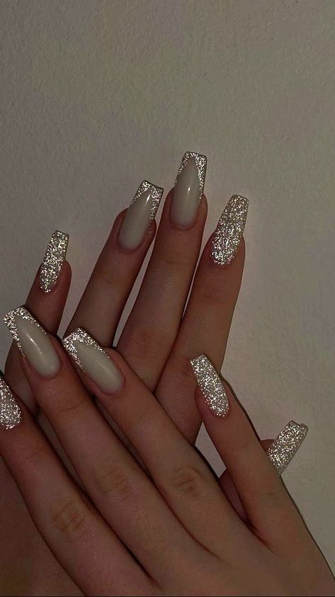 Silver Nails Ideas Almond, Simple Nail Designs Sparkle, Silver Sparkly Nails Coffin, Sparkly Wedding Aesthetic, New Years Coffin Acrylic Nails, Nails Inspiration For Prom, Nails Acrylic For Wedding, White Sparkly Nail Designs, Simple Nail Designs For Wedding