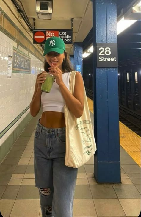 green new york yankees hat in 2022 | Cute outfits, New york outfits, Casual outfits New York Outfits Casual, Outfits With Caps For Women, City Summer Outfits, Hat Outfit Summer, New York Yankees Hat, Summer City Outfits, Summer In Nyc, Outfits New York, Outfits Nyc