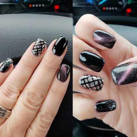 Black gel polish and cats eye gel African American Bride Hairstyles, African Wedding Hairstyles, Shaved Head With Beard, Nail Decals Designs, Gel Polish Nail Designs, Jennifer Lopez Hair, Gel Polish Designs, Star Nail Art, Cat Eye Gel Polish