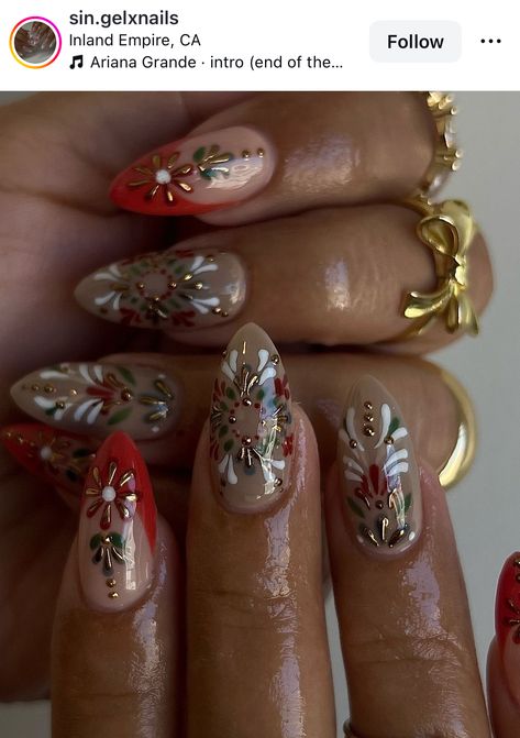 Christmas Nails Almond Red And Gold, Green Gold Almond Nails, Christmas Aesthetic Nails Acrylic, Christmas Solstice Nails, Christmas Nail Art Red And Green, Winter Solstice Nail Ideas, Deep Green Christmas Nails, Winter Vibe Nails, Traditional Christmas Nails