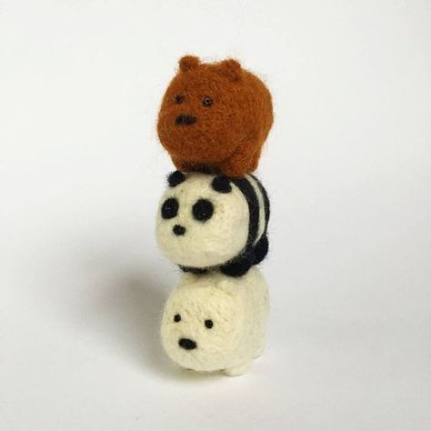 Felt Craft Projects, Felted Art, Needle Felting Diy, Wool Felt Projects, Ice Bear, Felting Ideas, Needle Felting Kits, Needle Felting Projects, Bare Bears