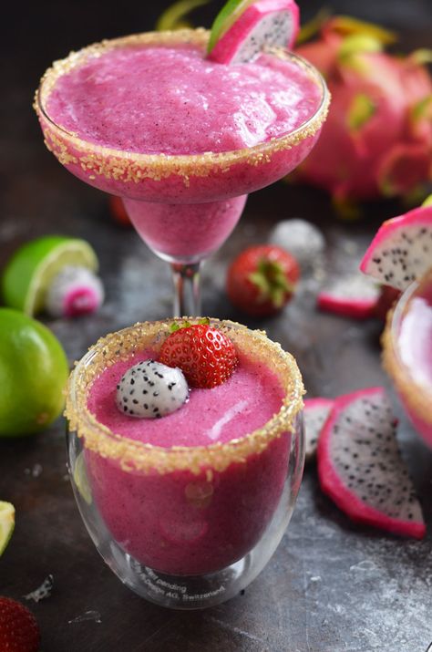 Pinterest Drink, Dragonfruit Recipes, Fruit Margarita, Recipes Strawberry, Frozen Cocktails, Boozy Drinks, Margarita Recipes, Alcohol Drink Recipes, Drinks Alcohol Recipes