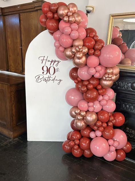 Red Balloon Garland, Ring Dunk, Red Party Decorations, Red Garland, Happy 90th Birthday, Red Blush, Balloon Ideas, Diy Birthday Decorations, Red Party