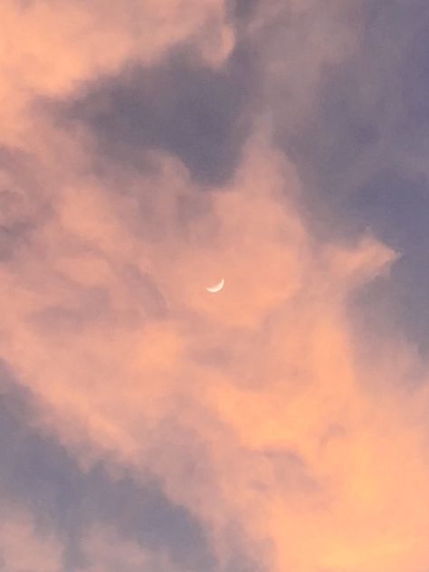 Cotton Candy Sky Aesthetic, Skies Aesthetic, Moon Sunset, Cotton Candy Skies, Cotton Candy Sky, Moon Photos, Aesthetic Sky, Sky Nature, Sky Aesthetic