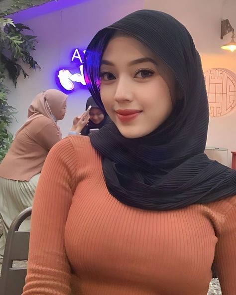 Foto Cewek Hijab Aesthetic, Dance Style Outfits, Teen Celebrities, Hijab Fashionista, Muslim Women Hijab, Beautiful Muslim Women, Curvy Model, Zulu, Beautiful Hijab