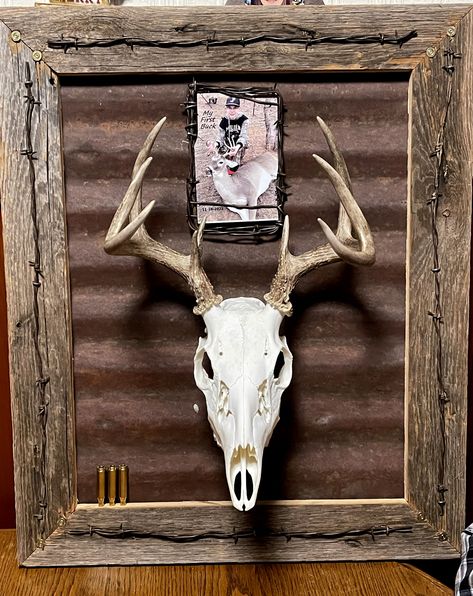 European Mount Ideas, Deer Mount Decor, Deer Mount Ideas, Euro Mounts, Elk Pictures, Deer Skull Art, Turkey Fan, Wood Deer, European Mount