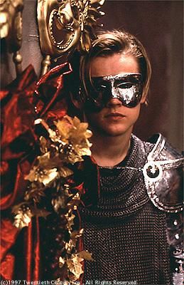 Masquerade Aesthetic, Romeo And Juliet Costumes, Leonardo Dicaprio Romeo, Romeo Montague, Romeo Juliet 1996, Leonardo Dicaprio 90s, Young Leonardo Dicaprio, Leo Dicaprio, Masquerade Ball