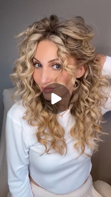 DANA PLUMMER on Instagram: "Micro Curls! Comment “Curls” for links to my favorite curling irons for this style! Both under $30 on Amazon:)

These curls give me 3 days of super cute hair styles:)

#hairstyleideas #hairtutorial #hairartist #curlyhairstyles" Simple Curled Hairstyles, Micro Curls, Curling Iron Tutorial, Super Curly Hair, Curled Updo, Curling Iron Hairstyles, Curling Irons, Chris Stapleton, Cute Hair