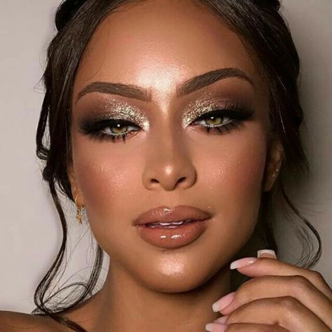 Wedding Hairstyles And Makeup, Prom Eye Makeup, Prom Makeup Looks, Hair Instagram, Formal Makeup, Smink Inspiration, Glam Makeup Look, Braut Make-up, Makijaż Smokey Eye