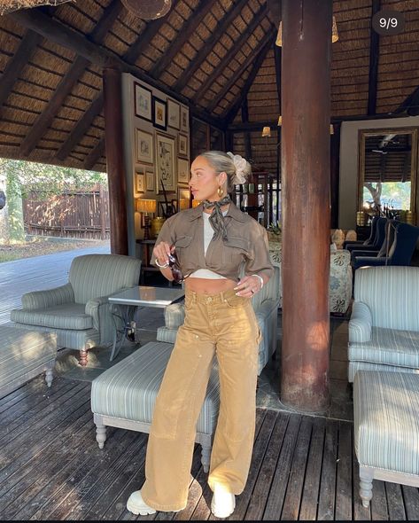 South Africa Honeymoon Outfits, Safari Looks Women, Africa Vacation Outfit, Safari Outfit Women Africa, Safari Inspired Outfit, Safari Adventure Outfit Dress To Impress, African Safari Outfit, Honeymoon Outfit Ideas, Safari Outfit Ideas