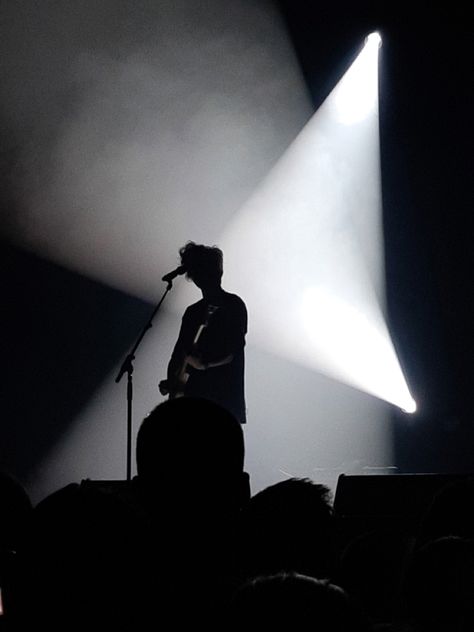 concer Guy Guitar Aesthetic, Boyband Aesthetic Concert, Man With Guitar Aesthetic, Concert Audience Aesthetic, Guitar Men Aesthetic, Small Stage Aesthetic, Singing Aesthetic Boy, Band Guitarist Aesthetic, Band Guy Aesthetic