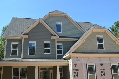 Shades of gray??? – Ash-Bea Style Sw Svelte Sage, Svelte Sage Sherwin Williams, Green Ranch, Craftsman House Exterior, Svelte Sage, Exterior Paint Color Schemes, Wood Siding Exterior, Exterior Color Palette, House Paint Color Combination