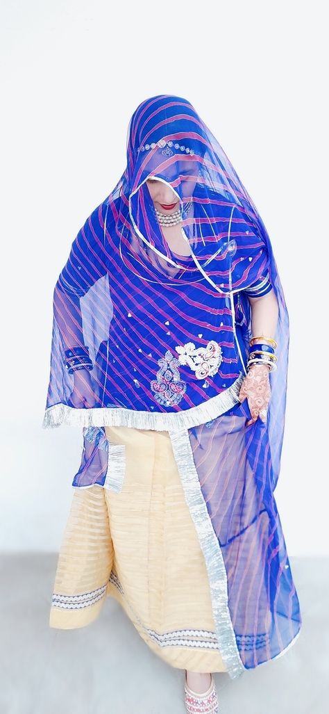 Cultural Dress, Rajasthani Dress, Rajputi Dress, Saree Poses, Royal Look, Beautiful Hijab, Picture Quotes, Saree, India