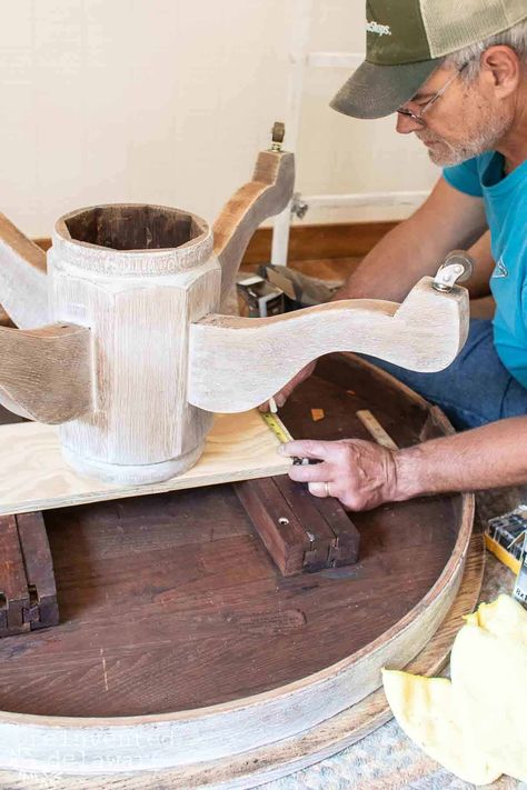 Turning A Round Kitchen Table Into A Coffee Table, Kitchen Table To Coffee Table, Repurpose Round Table, Round Oak Coffee Table, Dining Table Upcycle, Diy Round Coffee Table, Repurposed Dining Table, Repurposed Coffee Table, Round Coffee Table Diy