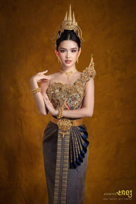 Modern khmer traditional costume design ideas 🇰🇭 #KhmerCivilization  #BeautifulKhmerWoman Cambodia Traditional Clothing, United Nation Costume Ideas, Costume Design Ideas, United Nations Costume, Khmer Outfit, Ancient Outfits, Thai Traditional Dress, Khmer Wedding, National Costume