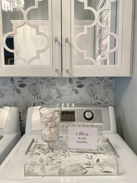 Laundry Room Vignette Fancy Laundry Room Ideas, Glam Laundry Room, Laundry Room Budget, Laundry Room Printables, Landry Room, Laundry Room Update, Floral Stickers, Laundry Room Design, Laundry Rooms