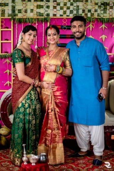 (1) Exclusive Photos From Actress Suja Varunee's Gorgeous Baby Shower! – Shopzters Suja Varunee, Shower Poses, Aari Blouse Design, Baby Shower Look, Maternity Gown Photography, Varalakshmi Pooja, Shower Photos, Bangle Ceremony, Indian Baby Showers