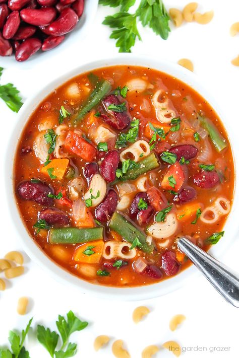 Vegan Minestrone Soup (Easy!) - The Garden Grazer Vegetarian Minestrone Soup Crockpot, Minestrone Soup Vegan, Plant Based Minestrone Soup, Vegan Minestrone, Vegan Minestrone Soup, Minestrone Soup Easy, Garden Grazer, Vegan Taco Salad, Lentil Vegetable Soup