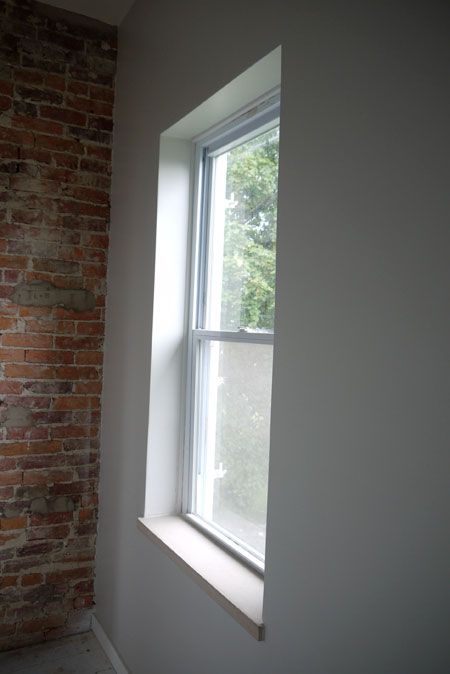 Low Profile Window Casing, Drywall Window Casing, Frameless Windows Interior, Modern Window Trim Interior, Window Trim Ideas Interior Modern, Windows Without Trim, Bathroom Window Sill Ideas, Window Finishes, Window Trim Ideas Interior